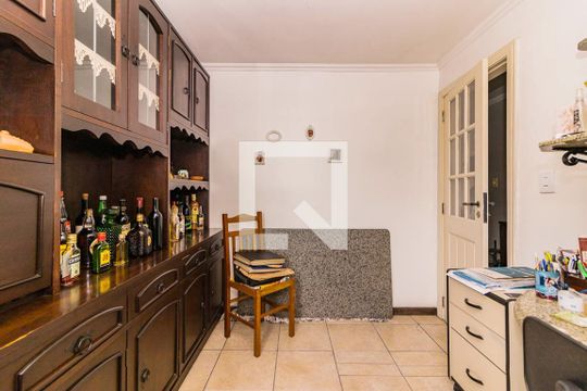 Escritório de casa à venda com 5 quartos, 350m² em Cavalhada, Porto Alegre