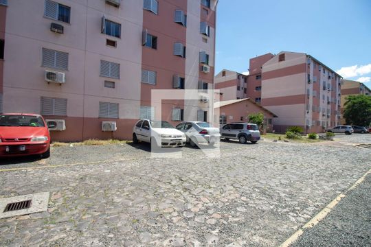 Garagem de apartamento à venda com 2 quartos, 42m² em Rubem Berta, Porto Alegre