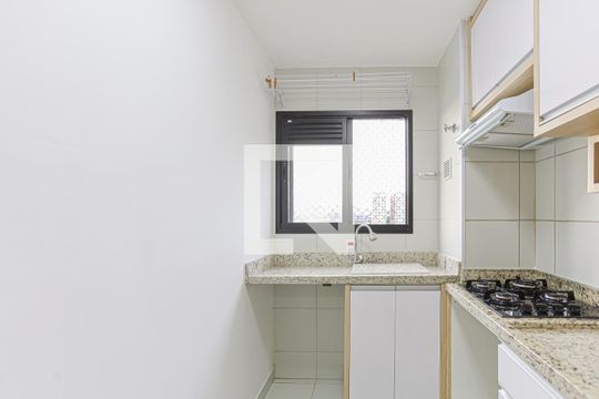 Cozinha de apartamento para alugar com 2 quartos, 35m² em Presidente Altino, Osasco