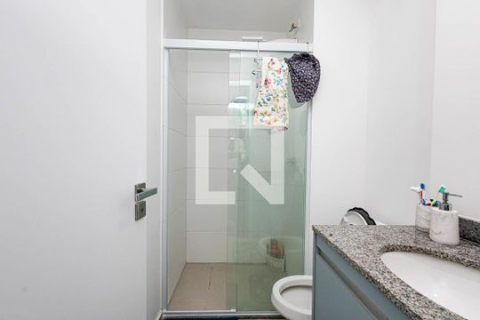 Banheiro de kitnet/studio para alugar com 1 quarto, 24m² em Consolação, São Paulo