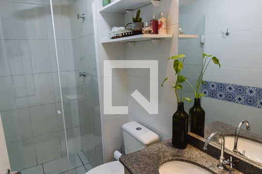 Banheiro de apartamento à venda com 1 quarto, 32m² em Água Branca, São Paulo