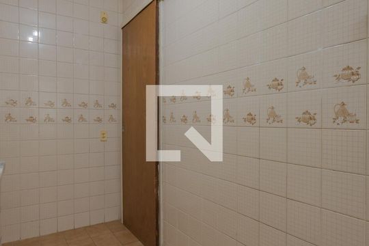 Cozinha de apartamento para alugar com 1 quarto, 45m² em Jardim do Salso, Porto Alegre