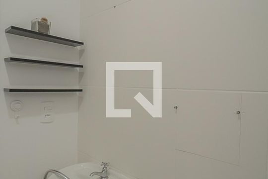 Banheiro de apartamento à venda com 2 quartos, 65m² em Santo Afonso, Novo Hamburgo