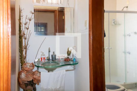 Banheiro de casa à venda com 4 quartos, 300m² em Todos Os Santos, Rio de Janeiro