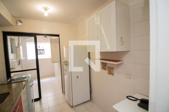 Cozinha de apartamento à venda com 3 quartos, 97m² em Cidade São Francisco, São Paulo