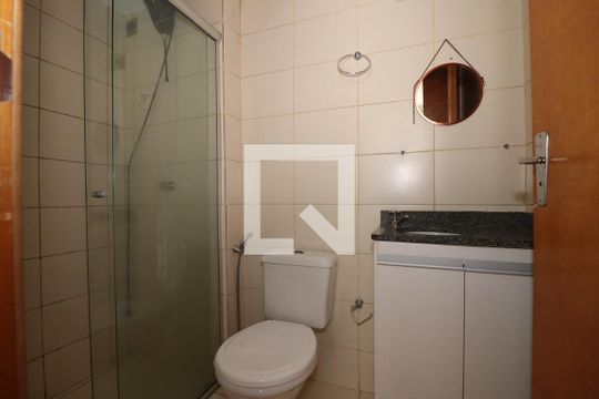 Banheiro da Suíte de apartamento para alugar com 3 quartos, 66m² em Samambaia Norte (samambaia), Brasília