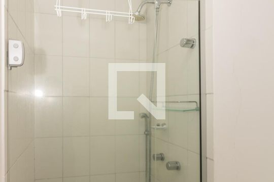 Quarto Suíte - Banheiro de apartamento à venda com 2 quartos, 66m² em São Geraldo, Porto Alegre