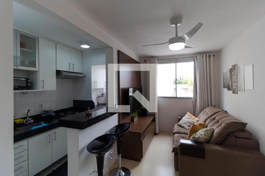 Salas de apartamento à venda com 2 quartos, 47m² em Vila Trinta E Um de Março, Campinas