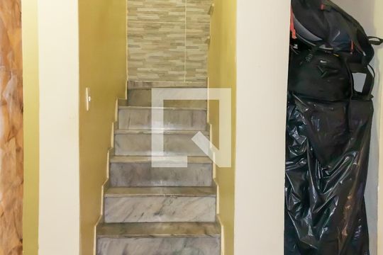 Escada de casa à venda com 3 quartos, 289m² em Engenho de Dentro, Rio de Janeiro