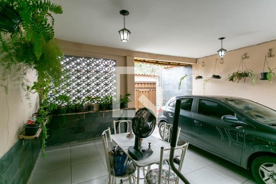 Garagem de casa à venda com 3 quartos, 120m² em Planalto, Belo Horizonte