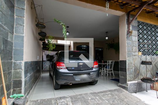 Garagem de casa à venda com 3 quartos, 120m² em Planalto, Belo Horizonte