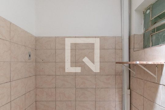 Cozinha de casa de condomínio à venda com 2 quartos, 40m² em São José, Porto Alegre