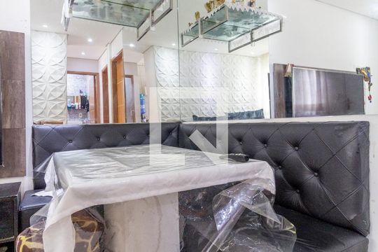 Sala de apartamento para alugar com 2 quartos, 50m² em Vila Sílvia, São Paulo