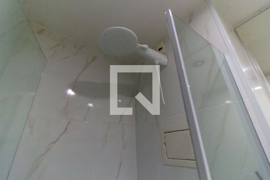 Banheiro de apartamento para alugar com 0 quarto, 35m² em Vila Gomes Cardim, São Paulo