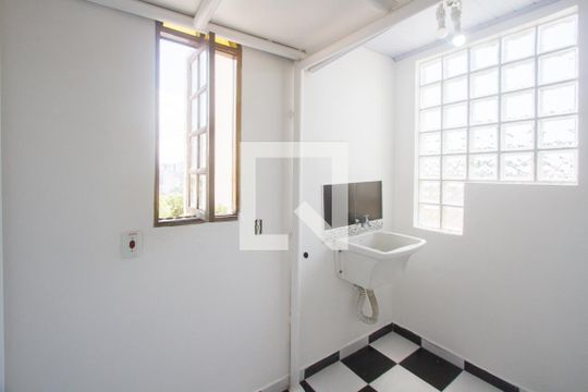 Área de Serviço de casa para alugar com 2 quartos, 110m² em Vila das Belezas, São Paulo