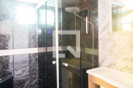 Banheiro de casa para alugar com 2 quartos, 110m² em Vila das Belezas, São Paulo