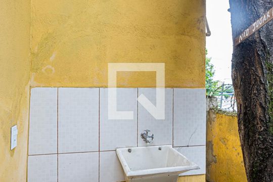 Área de Serviço de casa para alugar com 1 quarto, 20m² em Vila Palmeiras, São Paulo
