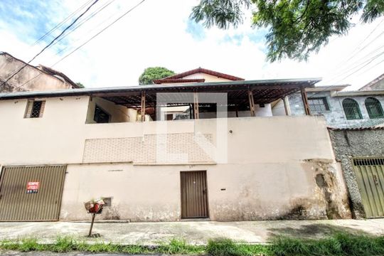 Fachada de casa à venda com 3 quartos, 394m² em Pedro Ii, Belo Horizonte