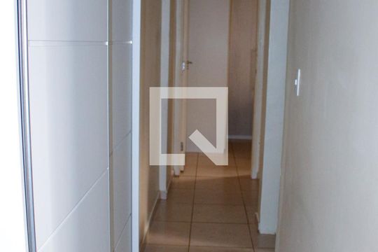 Corredor de apartamento para alugar com 1 quarto, 39m² em Parque Munhoz, São Paulo