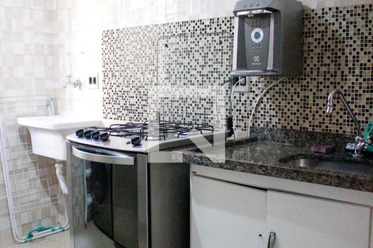 Cozinha e Área de Serviço de apartamento para alugar com 1 quarto, 39m² em Parque Munhoz, São Paulo