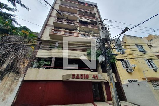 Fachada de apartamento para alugar com 1 quarto, 64m² em Tijuca, Rio de Janeiro