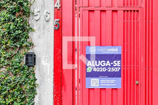 Fachada de apartamento para alugar com 1 quarto, 30m² em Parque Maria Helena, São Paulo