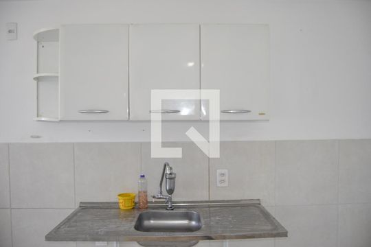 Cozinha de apartamento para alugar com 2 quartos, 47m² em Del Castilho, Rio de Janeiro