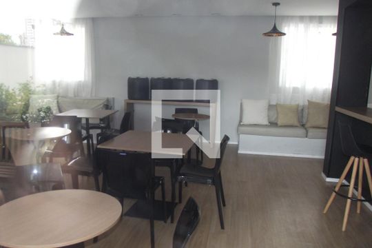 Área comum de apartamento para alugar com 2 quartos, 47m² em Del Castilho, Rio de Janeiro
