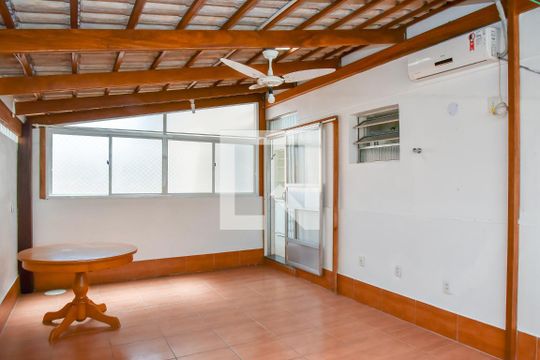 Área de Serviço de apartamento para alugar com 3 quartos, 107m² em Boa Vista, Porto Alegre