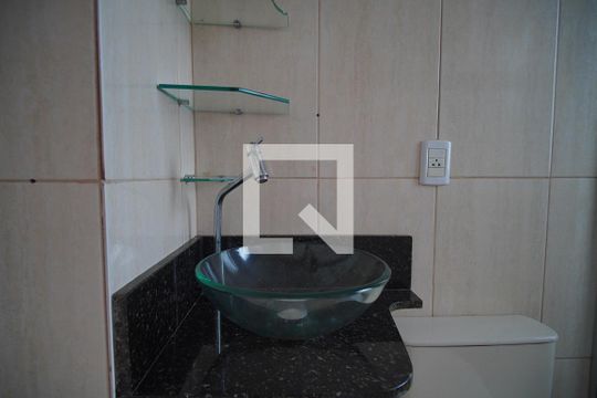 Banheiro da Suíte de apartamento à venda com 3 quartos, 100m² em Vila Rosa, Novo Hamburgo