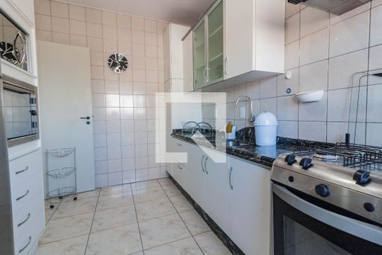 Cozinha de apartamento para alugar com 2 quartos, 79m² em Campinas, São José