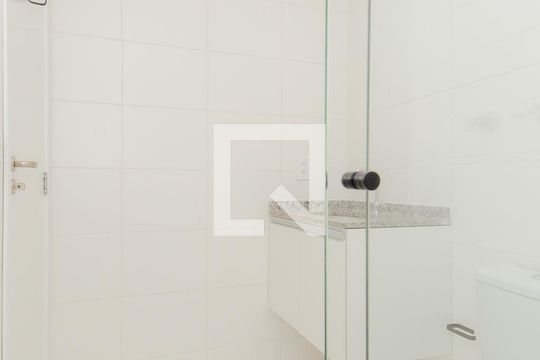 Banheiro da Suíte de apartamento para alugar com 2 quartos, 58m² em Picanço, Guarulhos