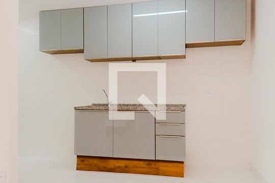 Cozinha de apartamento para alugar com 2 quartos, 58m² em Picanço, Guarulhos