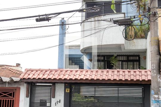 Fachada de casa para alugar com 4 quartos, 250m² em Canhema, Diadema