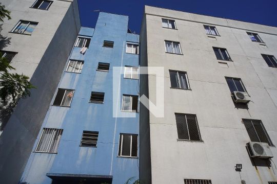 Fachada do bloco de apartamento à venda com 2 quartos, 45m² em Rubem Berta, Porto Alegre