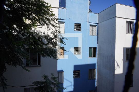 Quarto 1 - Vista de apartamento à venda com 2 quartos, 45m² em Rubem Berta, Porto Alegre