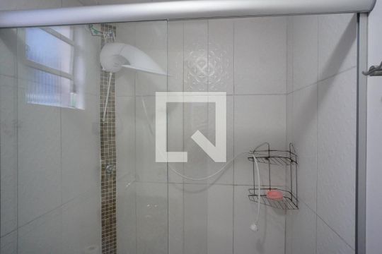 Banheiro de apartamento à venda com 2 quartos, 45m² em Rubem Berta, Porto Alegre