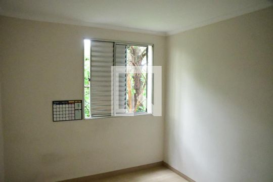Quarto 1  de apartamento para alugar com 2 quartos, 55m² em Jardim Caiapiá, Cotia