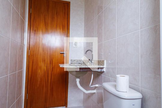 Banheiro do Corredor de apartamento para alugar com 2 quartos, 75m² em Jardim Maria Augusta, Taubaté
