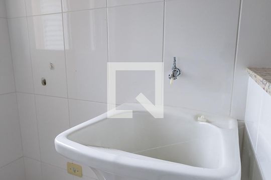 Área de Serviço de apartamento para alugar com 2 quartos, 75m² em Jardim Maria Augusta, Taubaté