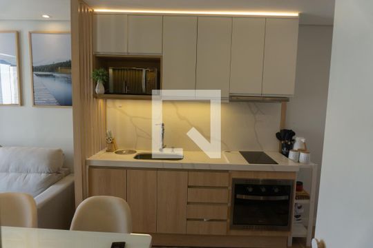 Cozinha de apartamento para alugar com 1 quarto, 33m² em Bela Vista, São Paulo