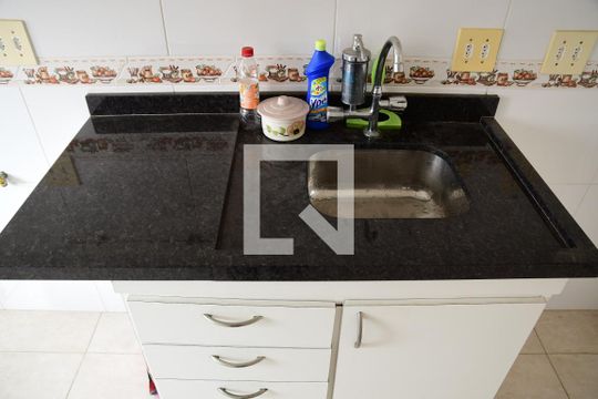 Cozinha e Área de Serviço de apartamento para alugar com 2 quartos, 62m² em Jardim Ísis, Cotia