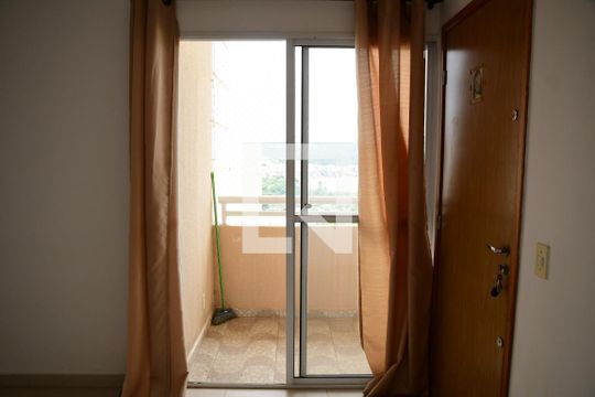 Sacada de apartamento para alugar com 2 quartos, 62m² em Jardim Ísis, Cotia
