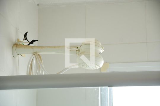 Banheiro de apartamento para alugar com 2 quartos, 62m² em Jardim Ísis, Cotia