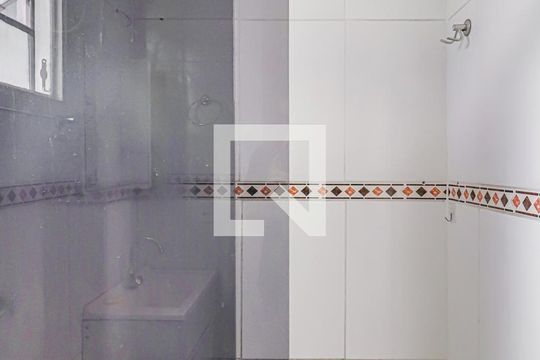 Banheiro de apartamento para alugar com 2 quartos, 45m² em Santa Cruz, Belo Horizonte