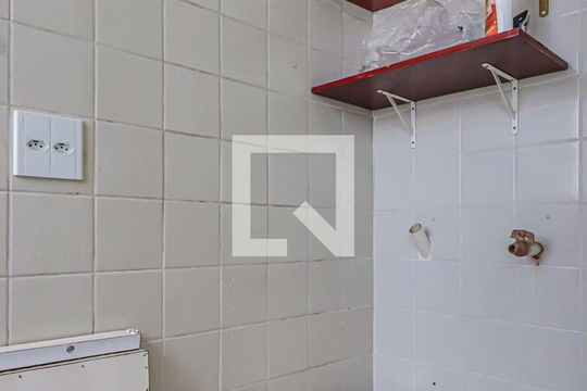 Cozinha e Área de Serviço  de apartamento para alugar com 2 quartos, 45m² em Santa Cruz, Belo Horizonte
