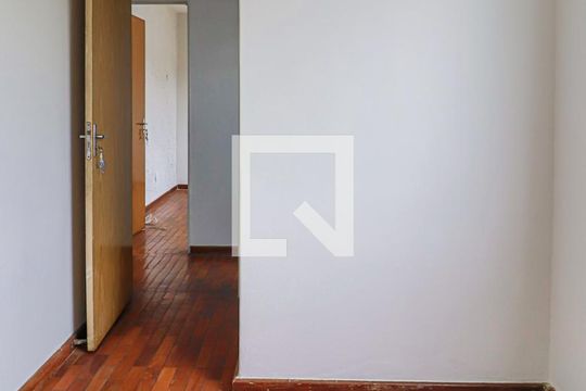 Quarto 2 de apartamento para alugar com 2 quartos, 45m² em Santa Cruz, Belo Horizonte