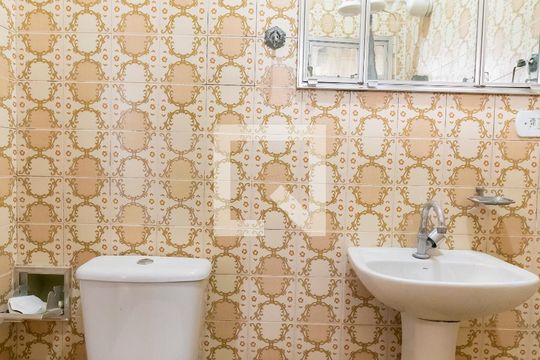 Banheiro de casa para alugar com 1 quarto, 36m² em Vila Regente Feijó, São Paulo