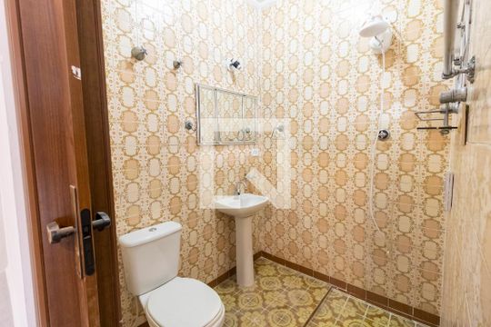 Banheiro de casa para alugar com 1 quarto, 36m² em Vila Regente Feijó, São Paulo