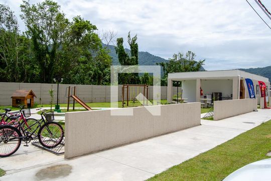 Área comum playground de apartamento para alugar com 2 quartos, 43m² em Vargem Pequena, Rio de Janeiro